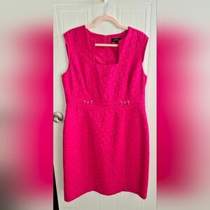 Tahari Elegant Sleeveless Dress